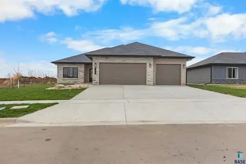 7309 E Shadow Pines Cir, Sioux Falls, SD 57110