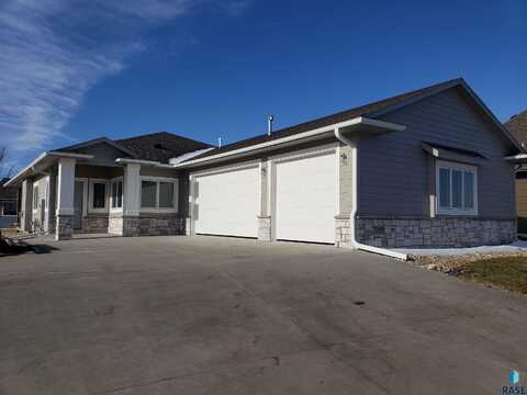 7109 S Garden Ct, Sioux Falls, SD 57108