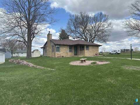 420 E 4th St, Jasper, MN 56144