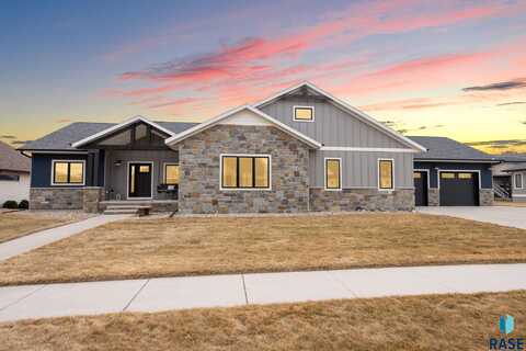 709 E Piping Rock Ln, Sioux Falls, SD 57108