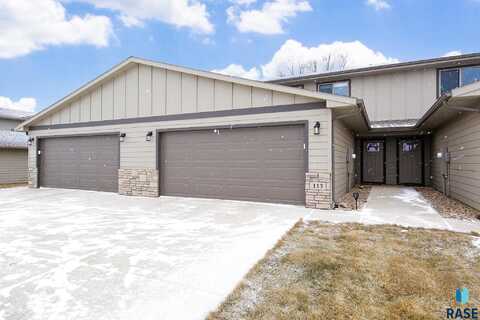 113 E Countryside Ave, Lennox, SD 57039