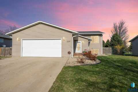 2029 David CV, Brookings, SD 57006