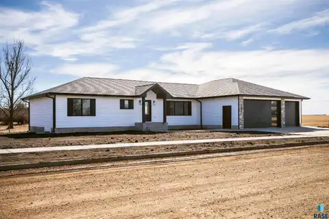 301 W 2nd St, Marion, SD 57043