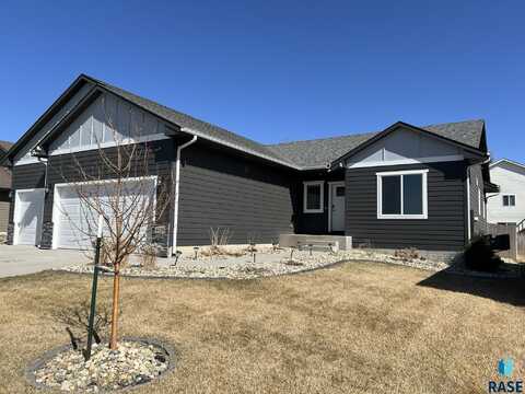 6756 W Viola Ct, Sioux Falls, SD 57107