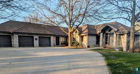 1228 S Stoney Pointe Ct, Sioux Falls, SD 57106