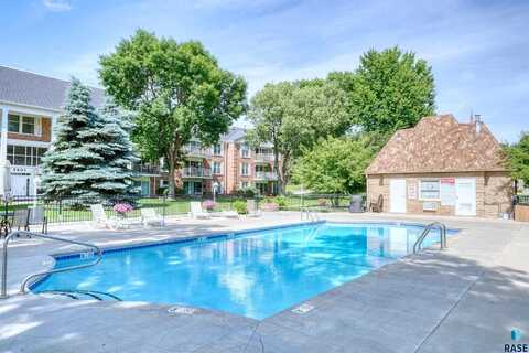 2904 W 33rd St, Sioux Falls, SD 57105