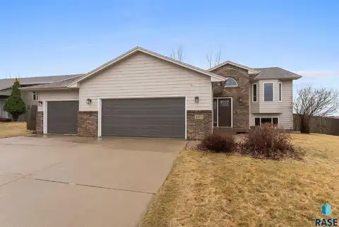 4605 W Kathleen St, Sioux Falls, SD 57107