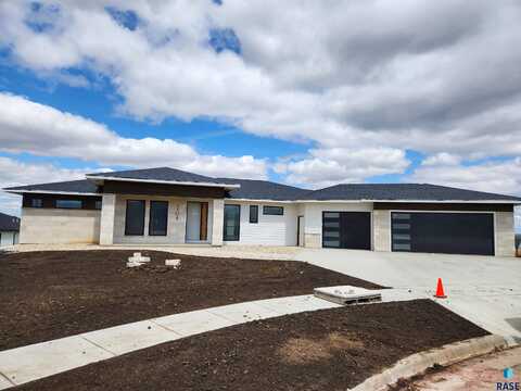 7308 E Agate Cir, Sioux Falls, SD 57110