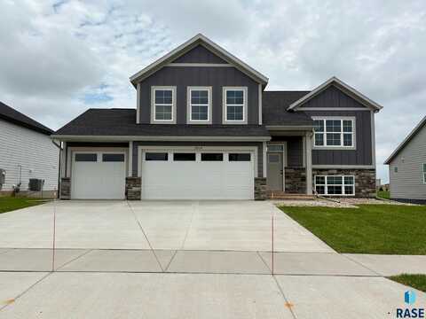 2904 S Copper Creek Ave, Sioux Falls, SD 57110