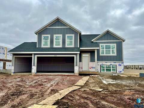 2904 S Copper Creek Ave, Sioux Falls, SD 57110