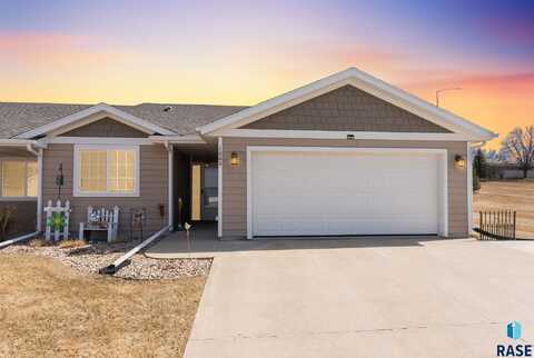 1000 N Crestfield Pl, Sioux Falls, SD 57105