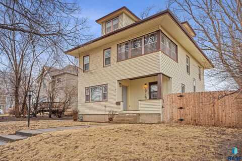 615 S Walts Ave, Sioux Falls, SD 57104