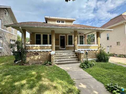 742 N Freeman Ave, Luverne, MN 56156
