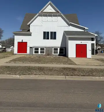 279 E 2nd St, Parker, SD 57053