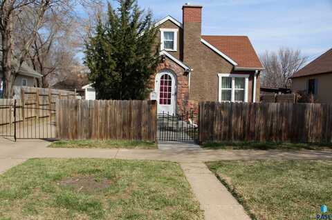 528 W 1st St, Sioux Falls, SD 57104