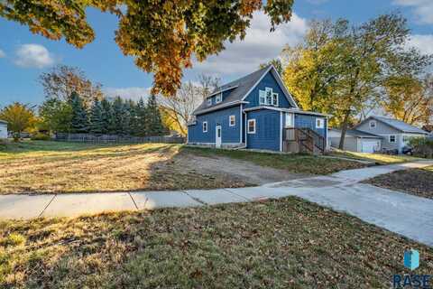 712 N Lincoln Ave, Madison, SD 57042