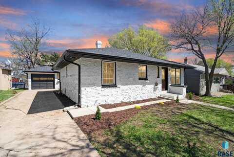 1804 S Holly Ave, Sioux Falls, SD 57105