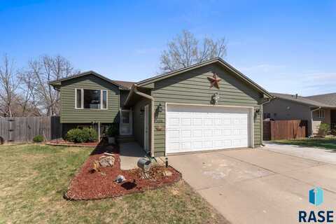 5208 S Sundowner Ave, Sioux Falls, SD 57106
