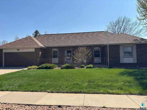 517 E Lotta St, Sioux Falls, SD 57105