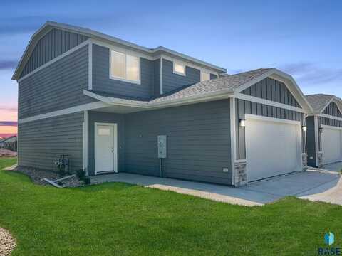 6801 6801-6807 W Gresford Pl, Sioux Falls, SD 57106
