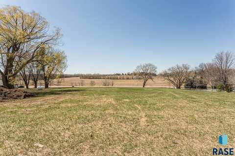 N Six Mile Rd, Sioux Falls, SD 57110