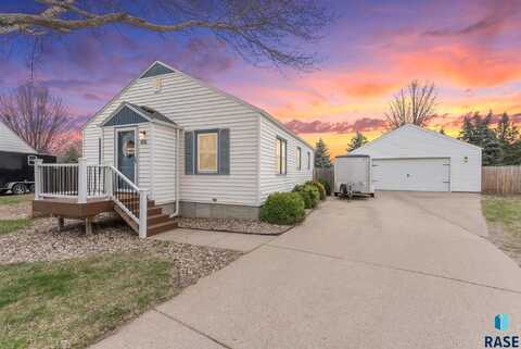 816 E Presentation St, Sioux Falls, SD 57104