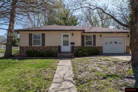 104 Westwood Drive, Mankato, MN 56001