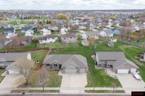 313 Inverness Drive, Mankato, MN 56001