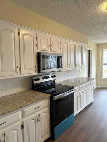 410 Hilltop Drive, Russellville, AR 72802