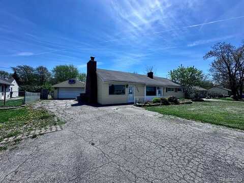 37688 S GROESBECK, Clinton Township, MI 48036