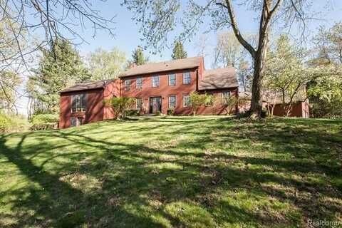 2694 WAYSIDE Drive, Ann Arbor, MI 48103