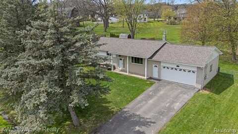 1236 PINECREST Drive, White Lake, MI 48386