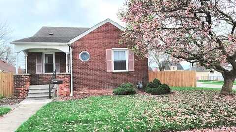 581 ANTOINE Street, Wyandotte, MI 48192