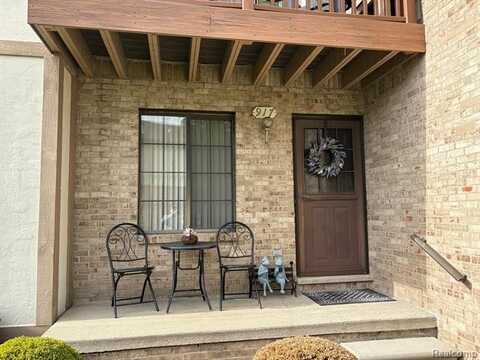 917 Country Club Drive, Saint Clair Shores, MI 48082