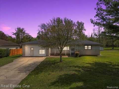 802 HANNAH Drive, Troy, MI 48085