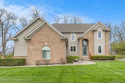 1765 MIST WOOD Drive, Howell, MI 48843
