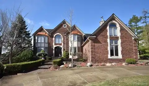 5687 GREENHILL Drive, Troy, MI 48098
