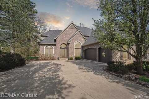 3292 TIMBERLAKE Drive, Walled Lake, MI 48390