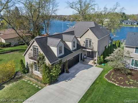 3190 EDGEWOOD PARK Drive, Commerce Township, MI 48382