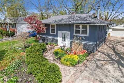372 Lyon Boulevard, South Lyon, MI 48178