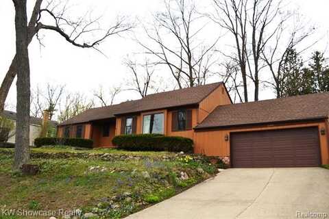 4105 WOODCROFT Street, White Lake, MI 48383