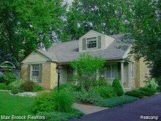 2330 FAIRWAY Drive, Birmingham, MI 48009