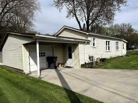 36807 JEFFERSON Avenue, Harrison Township, MI 48045