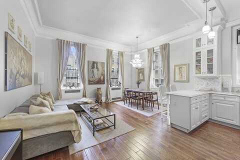 11 West 81st Street, New York, NY 10024