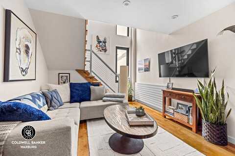 215 East 81st Street, New York, NY 10028