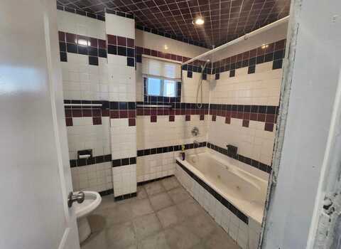 177 -15 110th Avenue, Queens, NY 11433