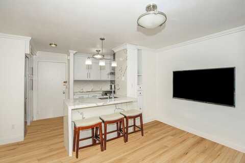 330 East 38th Street, New York, NY 10016