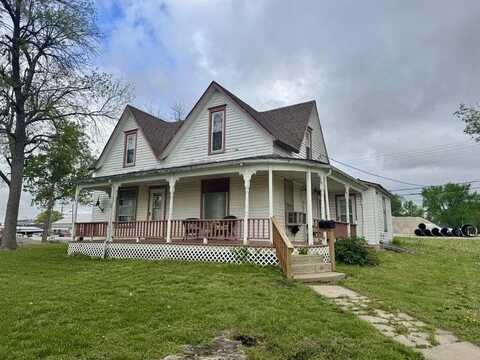 408 South 11th Street, Hiawatha, KS 66434