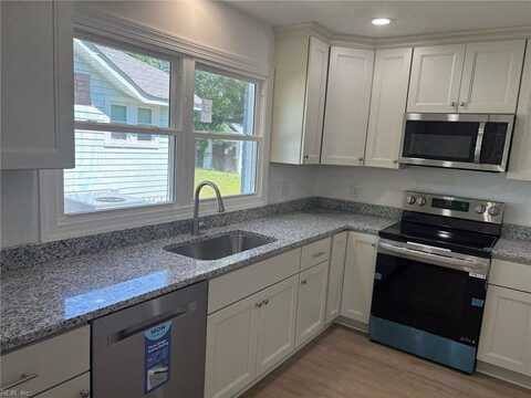 38 W Sherwood Avenue, Hampton, VA 23663