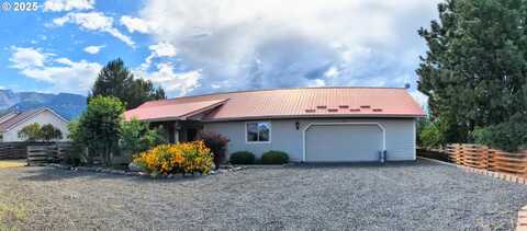 707 N RUSSELL ST, Joseph, OR 97846